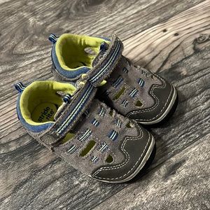 Stride Rite boy shoes sandals Reggie size 5M baby boy grey color gently used